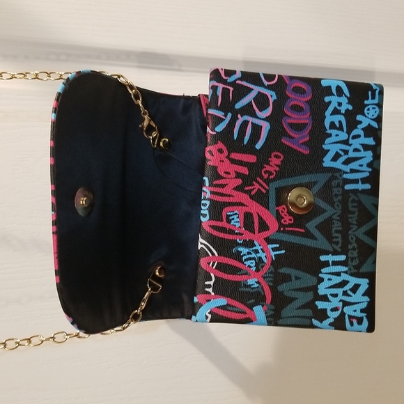 NWT Hello 3aM Graffiti Crossbody Purse - Picture 3 of 12